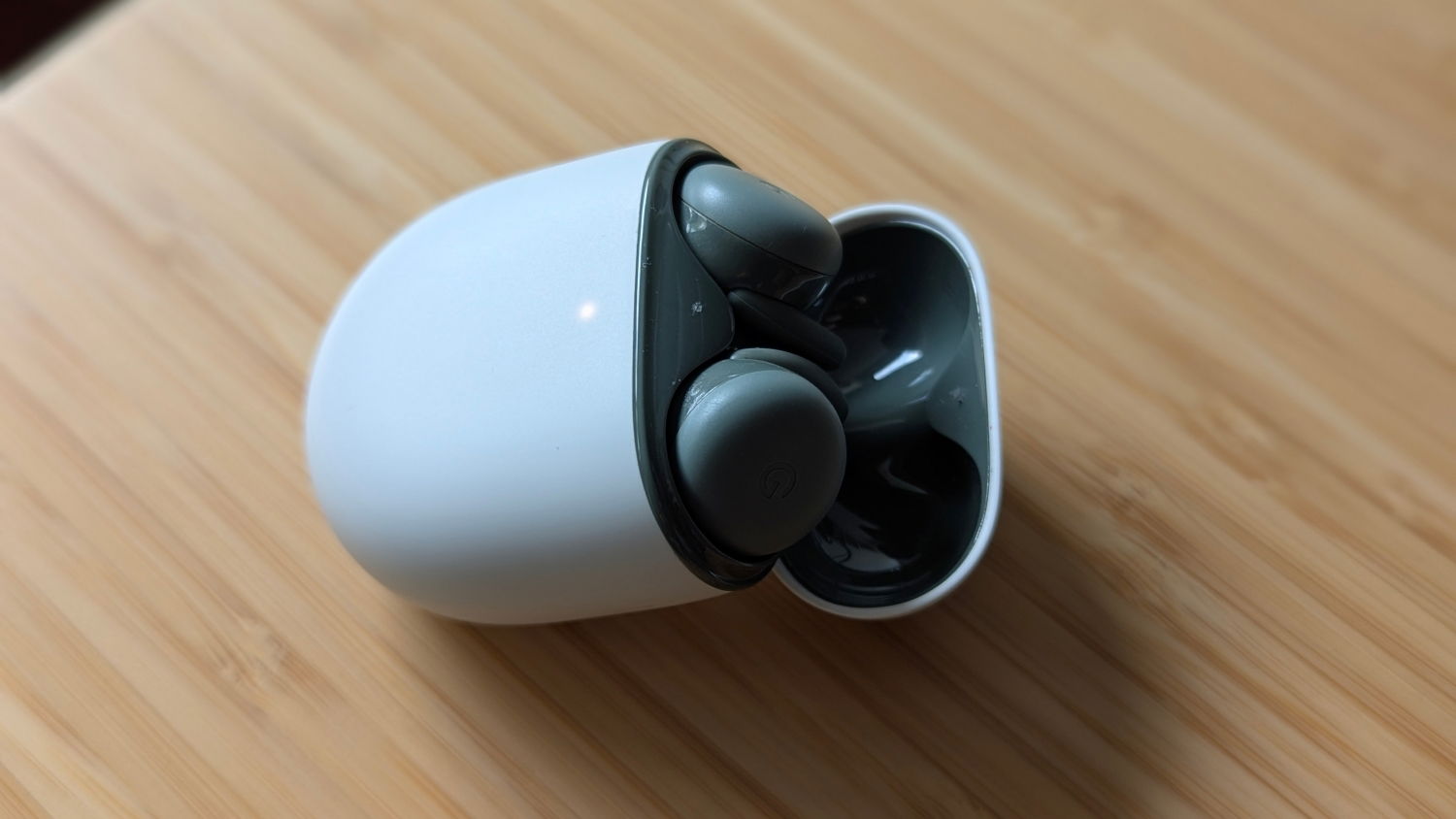 Je les ai achetés il y a un an et je ne les échangerais pour rien au monde : un son incroyable pour seulement 59 euros 4 Pixel Buds A-Series ouverts