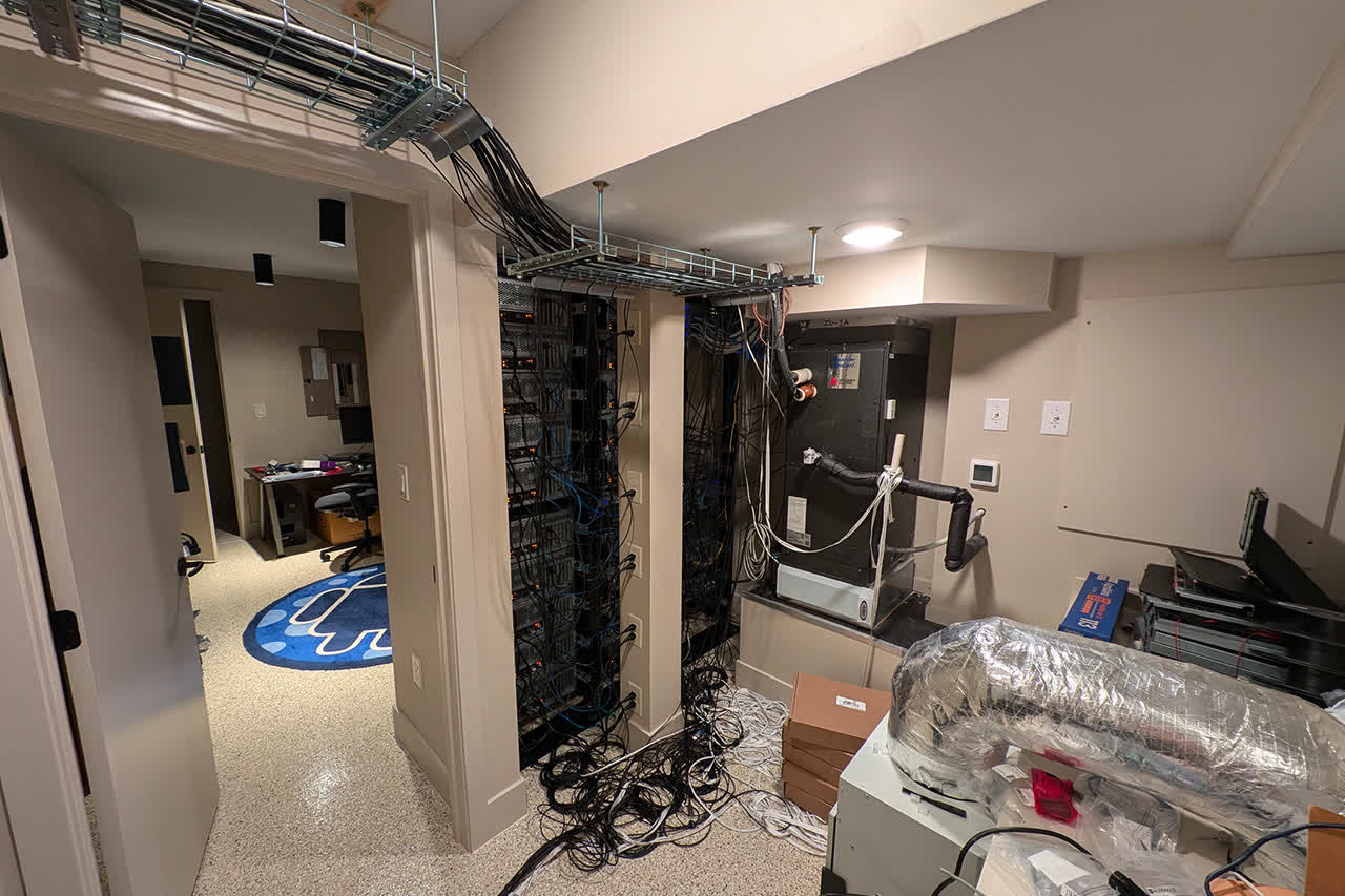 Un ingénieur crée une maison de rêve pour LAN party avec plus de 1 million € ! 3 1732013056 47 Un ingenieur cree une maison de reve pour LAN party