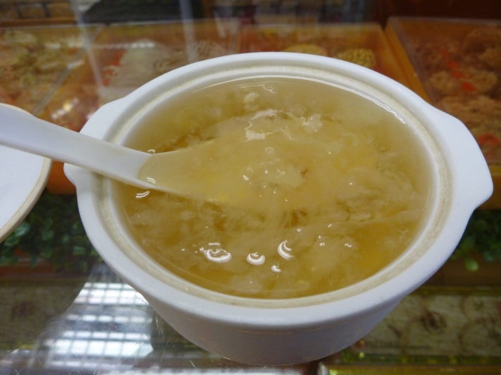Soupe de nid d'oiseau. Credit: Wikipedia