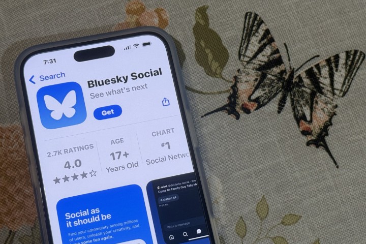 Bluesky n'a aucune intention de former son IA avec le contenu des utilisateurs 2 Bluesky sur l'App Store, affiché sur un iPhone 16 Plus.