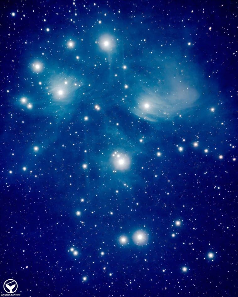 Aujourd'hui, un magnifique trapèze d'étoiles illumine le ciel : découvrez à quelle heure observer la conjonction avec Jupiter et la Lune 1 Les Pléiades. Crédit : Andrea Centini
