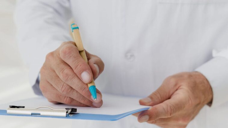 Comment la prescription médicale blanche fonctionnera sur WhatsApp ou par e-mail à partir de 2025 : avantages et date de lancement 1 Image