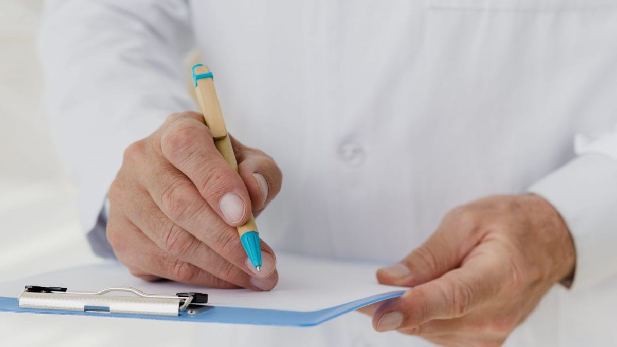 Comment la prescription médicale blanche fonctionnera sur WhatsApp ou par e-mail à partir de 2025 : avantages et date de lancement 2 Image