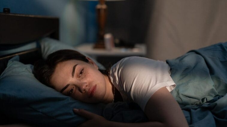 Comment savoir si vous souffrez d'insomnie : symptômes, causes et quand s'inquiéter 1 Immagine