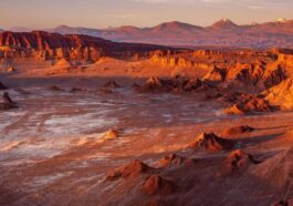 Dans l'un des endroits les plus extrêmes de la Terre, des microbes vivants s'épanouissent : comment est-ce possible ? 34 L'inquietante paesaggio della Valle della Luna, nel deserto di Atacama, in Cile / Credit IStock