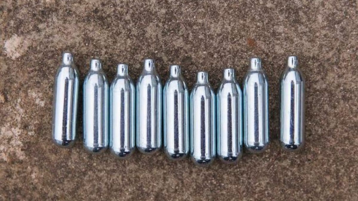 Décès à 26 ans après avoir consommé le « gaz hilarant » : découvrez les dangers de l'oxyde nitreux 2 Image