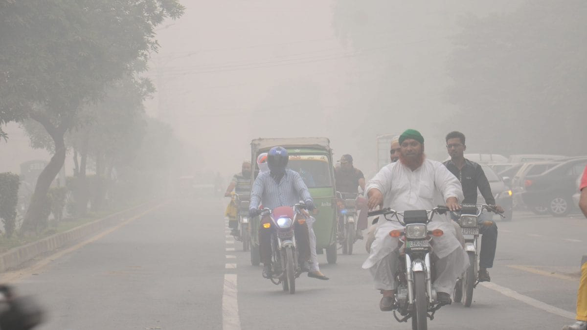 Des niveaux de smog au Pakistan dépassent de 80 fois la limite de sécurité fixée par l'OMS 2 Image