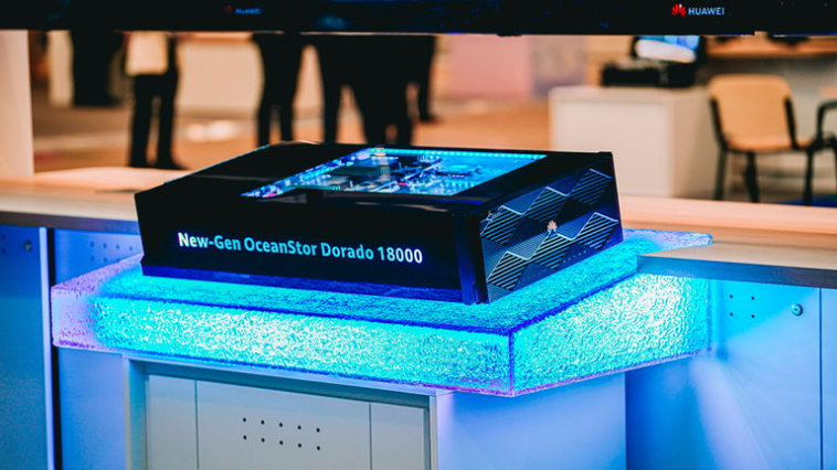HUAWEI dévoile son OceanStor Dorado tout-flash : la solution incontournable et sécurisée pour vos systèmes de stockage 1 HUAWEI présente son All-Flash OceanStor Dorado, une solution claire et sécurisée pour les systèmes de stockage