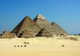Il existe de nombreuses légendes sur les pyramides, mais la seule vraie est qu'elle n'a pas quatre côtés