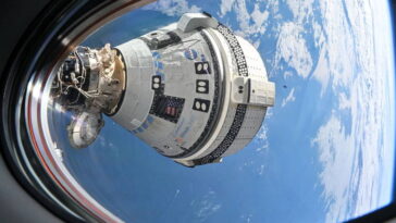 Il y a un plan absolument radical pour voyager dans l'espace. Tu commences le voyage, mais c'est ton arrière-arrière-petit-fils qui arrive 15 Il existe un plan absolument radical pour voyager dans l'espace. Vous commencez le voyage, mais celui qui arrive est votre arrière-arrière-petit-enfant