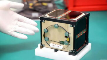Ils viennent de lancer le premier satellite en bois. Bien que cela semble impossible, cela pourrait être l'avenir 29 Le premier satellite en bois vient d'être lancé. Bien que cela semble impossible, cela pourrait être l'avenir
