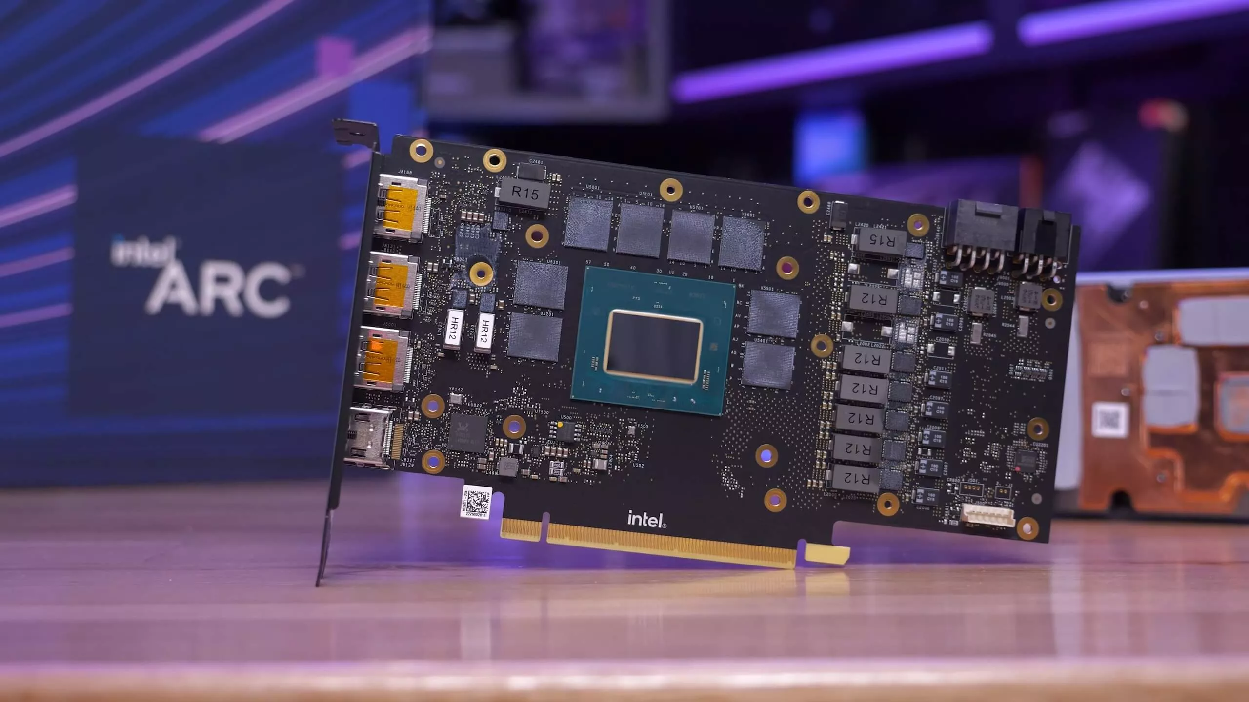 Intel admet que l'intégration de la RAM dans le SoC Lunar Lake était une erreur et pourrait abandonner à nouveau les cartes graphiques 2 Intel admet que lintegration de la RAM dans le SoC