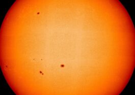 Le Soleil comme jamais vu auparavant dans les photos extraordinaires de la sonde Solar Orbiter 91 Image du Soleil en lumière visible : sur la photosphère, on voit les taches solaires / Crédit : ESA