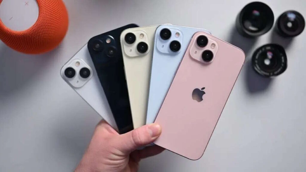 L'iPhone 15 reste le leader des ventes de smartphones, mais Samsung grappille du terrain ! 2 iPhone 15 Galaxy S24 smartphones marché