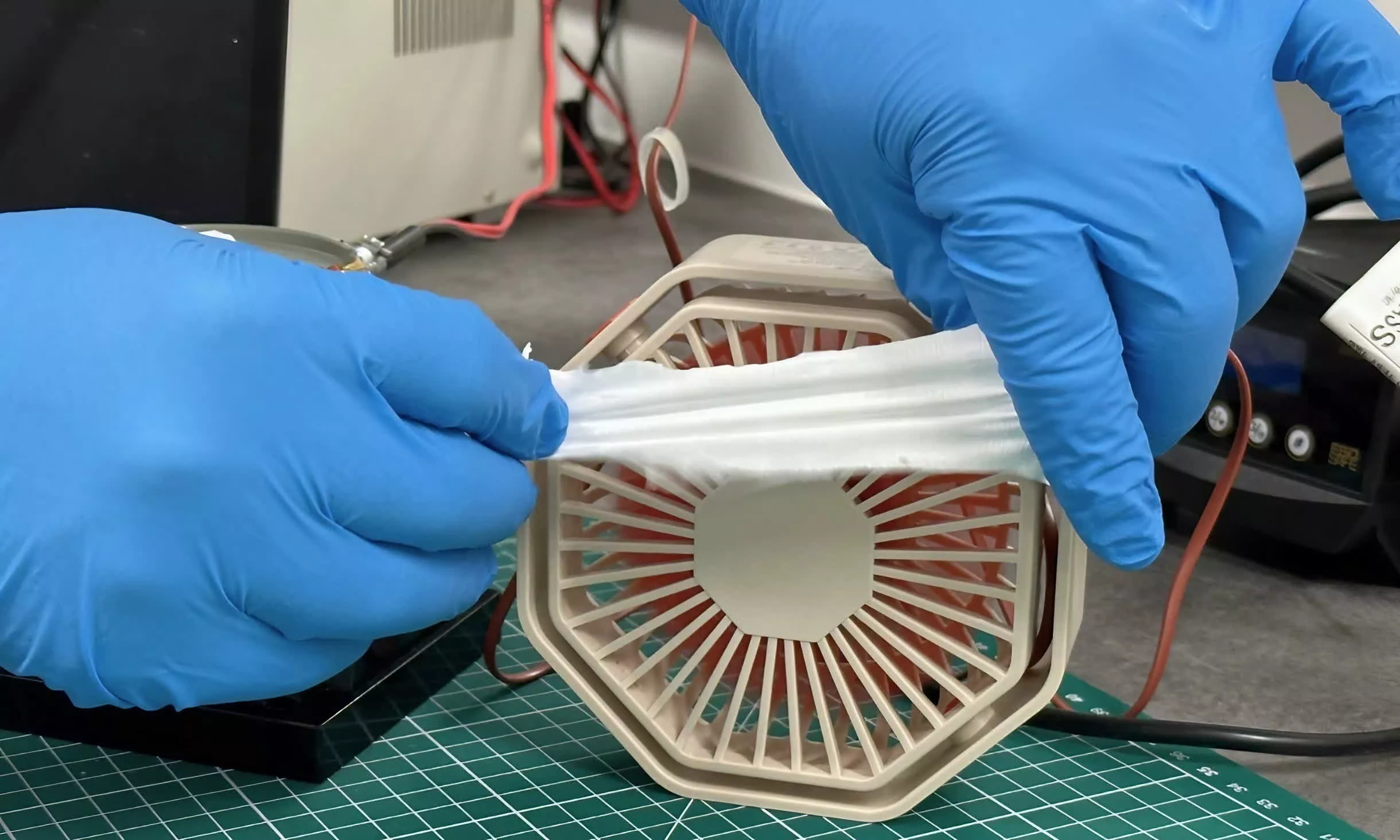 Nouvelle invention : récolter l'énergie statique du polystyrène usagé pour produire de l'électricité 2 Nouvelle invention recolter lenergie statique du polystyrene usage pour