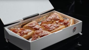 Pizza Hut dévoile un dispositif imprimable en 3D qui utilise la chaleur de la PS5 pour garder la pizza chaude 27 Pizza Hut dévoile un dispositif imprimable en 3D qui utilise la chaleur de la PS5 pour garder la pizza chaude