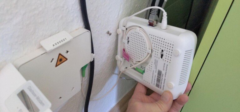 Routeur câble avec connexion fibre optique : est-ce vraiment possible ? 2 Ceci est un modem fibre de la Telekom. Vous le connectez avec un câble réseau au routeur. (Photo : Torsten Rudolph)