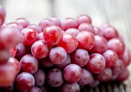 L’uva rossa contiene un composto naturale chiamato resveratrolo che potrebbe prevenire i tumori all'intestino / Photo credit iStock