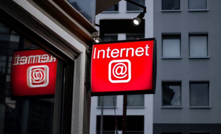 Le trafic internet mondial a augmenté de 17,2 % en 2024 : une année exceptionnelle pour Google, SpaceX et Facebook 1 Le Trafic Internet Mondial A Augmenté De 17,2 % En