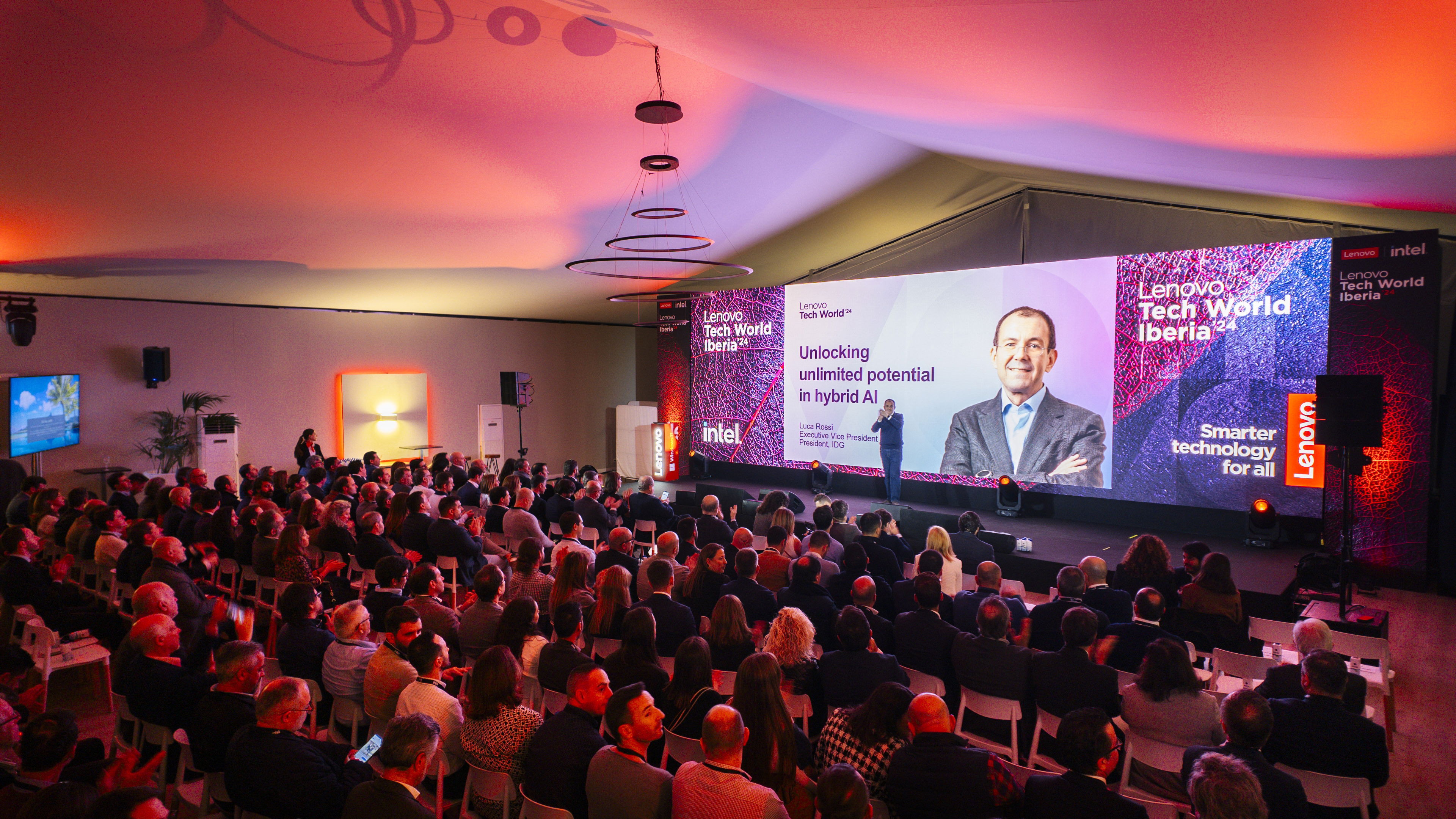 Les passionnés de sport devraient avoir un accès simple et facile à leur passion 4 L'auditorium du Lenovo Tech World Iberia 2024 a été un endroit animé où de nombreuses questions ont été discutées autour de l'entreprise