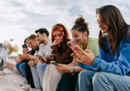 Les Ados Délaissent X Et Facebook Au Profit De Tiktok