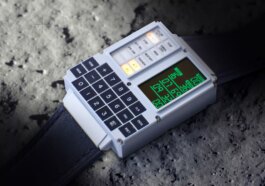 Préparez-vous au décollage avec cette montre calculatrice inspirée de l'ordinateur Apollo 11 69 Préparez Vous Au Décollage Avec Cette Montre Calculatrice Inspirée De L'ordinateur