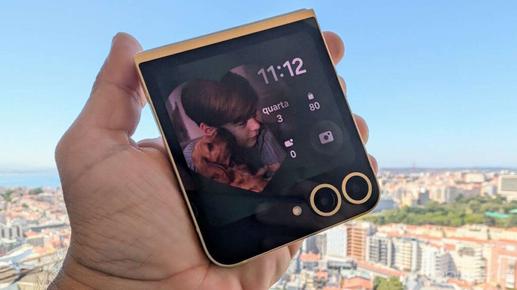 Samsung va diminuer son investissement dans les smartphones pliables après l'échec du Galaxy Z Fold 6 et du Flip 6 3 Samsung pliables Galaxy Flip Fold