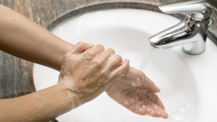Les confinements dus à la COVID-19 ont affaibli notre système immunitaire 3 Laver les mains