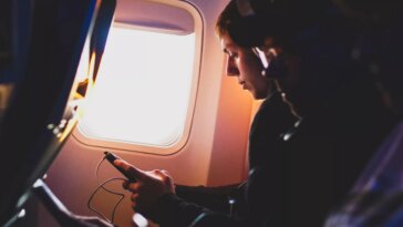 L'indignation monte : des passagers sans écouteurs perturbent les aéroports et les avions 22 L'indignation Monte : Des Passagers Sans écouteurs Perturbent Les Aéroports