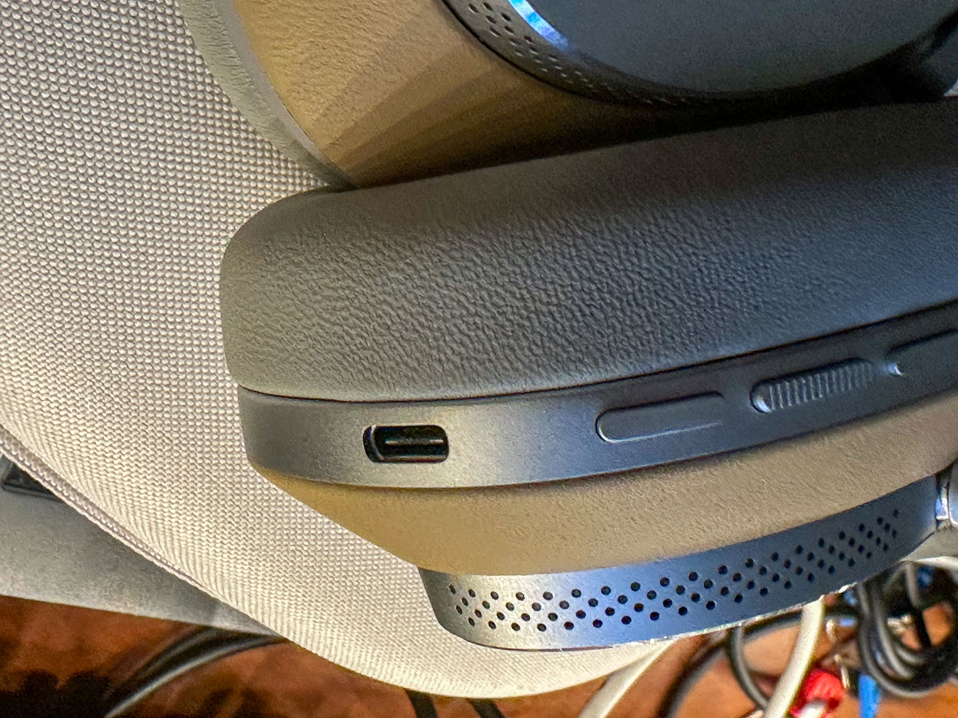 Test des Bowers & Wilkins PX8 : venez pour le design, restez pour l'ANC et la qualité sonore