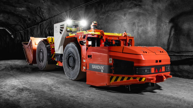 Un véhicule électrique colossal de 18 000 kg charge de l'or de manière autonome dans une mine canadienne 1 Un Véhicule électrique Colossal De 18 000 Kg Charge De