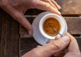 Boire du café ou du thé chaque jour peut réduire le risque de cancer de la bouche et de la gorge 51 La consommation quotidienne de café ou de thé est associée à un risque réduit de cancer de la bouche et de la gorge / Photo iStock
