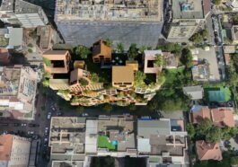Cette impressionnante tour en Albanie semble un casse-tête géant de maisons empilées 44 Cette impressionnante tour en Albanie semble un puzzle géant de maisons empilées