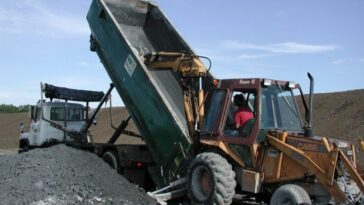 Une décharge de cendres à Shrewsbury, Massachusetts. Une récente recherche de l'Université du Texas à Austin a calculé les éléments potentiels de terres rares qui pourraient être extraits des cendres de charbon aux États-Unis / Photo Massachusetts Department of Environmental Protection