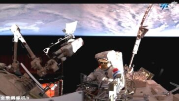 Des astronautes chinois établissent un nouveau record avec la plus longue sortie dans l'espace 18 Astronautas chineses na caminhada espacial