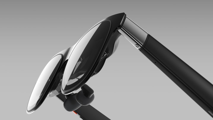 J'ai enfin testé des lunettes XR qui ont changé ma perception 2 Une paire de lunettes Xreal One Pro en gros plan.