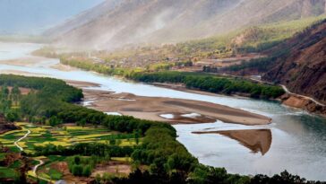 Il fiume Yangtze nella provincia dello Yunnan, in Cina, è uno dei grandi fiumi ad aver subìto un calo significativo della portata a valle negli ultimi 35 anni / Photo iStock