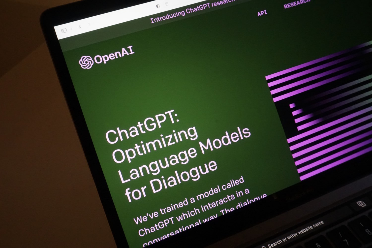 OpenAI dévoile des secrets sur Musk tandis que Meta cherche à freiner ses ambitions lucratives 2 L'écran d'un ordinateur portable montre la page d'accueil de ChatGPT, le chatbot d'intelligence artificielle d'OpenAI.