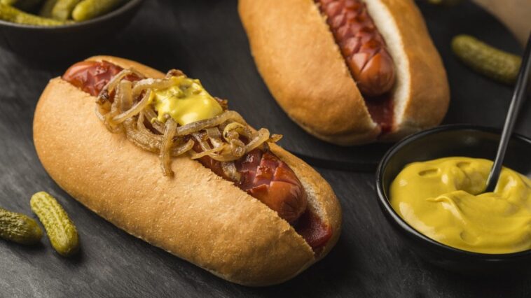 Perdez 36 minutes de vie saine pour chaque hot dog : quels aliments éviter pour vivre plus longtemps et en meilleure santé 1 Immagine