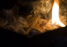 Il monossido di carbonio è un gas incolore, inodore e insapore che si forma quando legna, carbone, gas naturale, benzina e altri combustibili ricchi di carbonio bruciano in carenza di ossigeno / Photo iStock