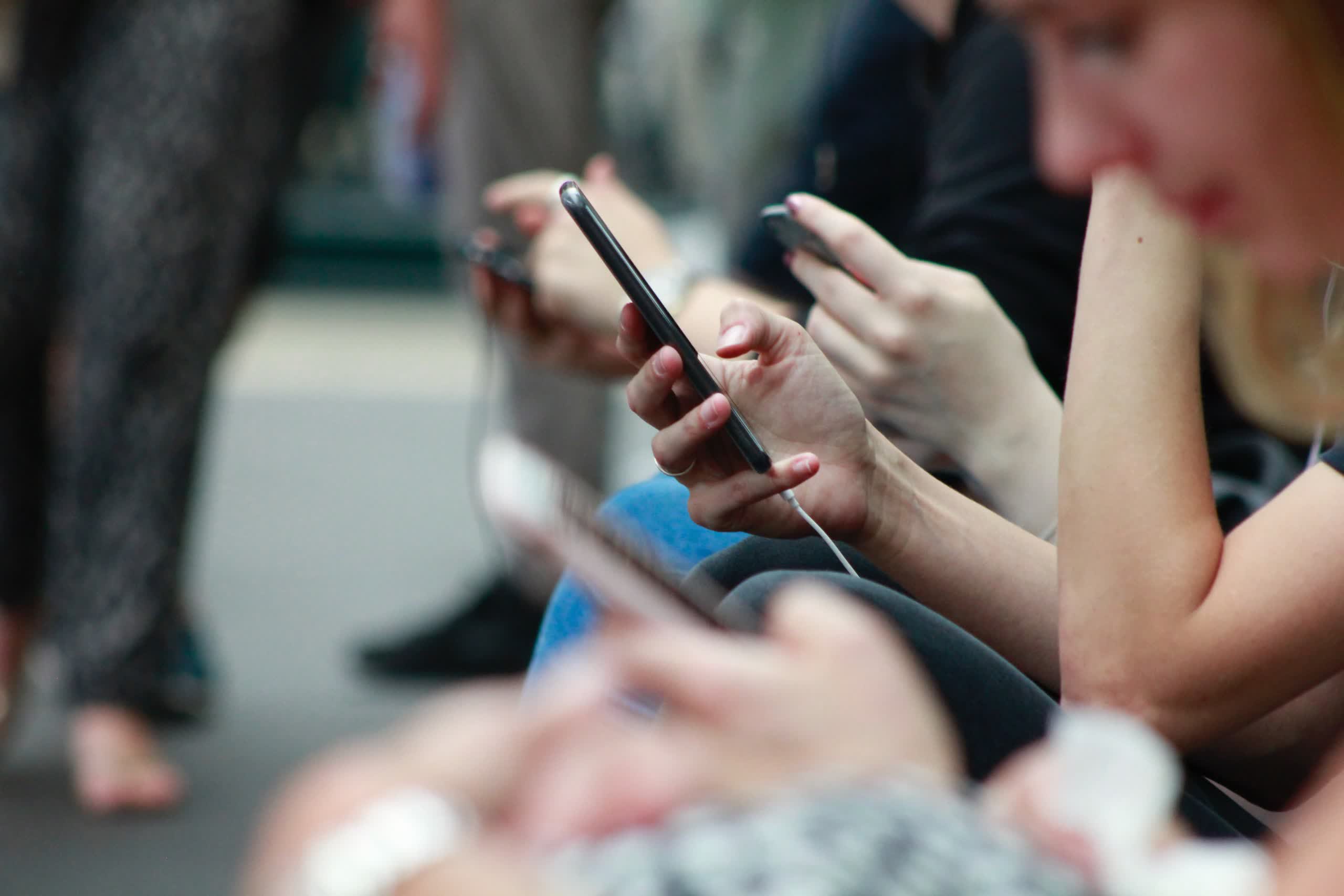 Une femme remporte 1 380 € après avoir passé huit heures sans son smartphone 2 Une femme remporte 1 380 E apres avoir passe huit