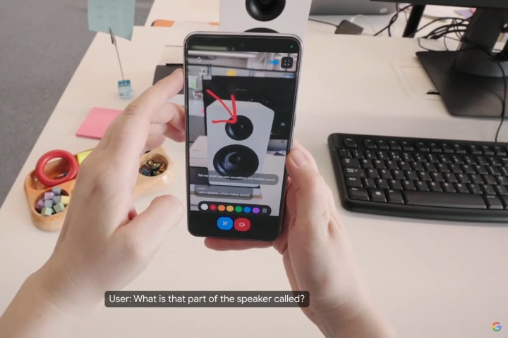 Vous ne devinerez jamais quel sera le « principal enjeu » de Google en 2025 2 Démonstration du Project Astra sur un téléphone.