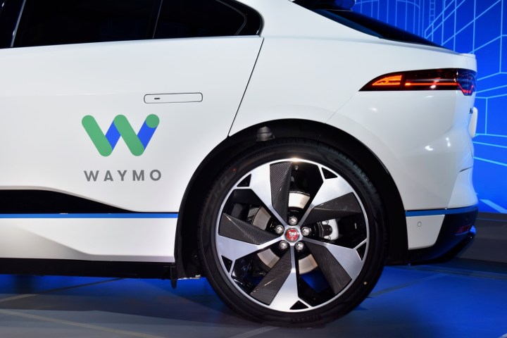 Waymo déploie ses robotaxis à l'international pour la première fois 2 Waymo Jaguar I-Pace