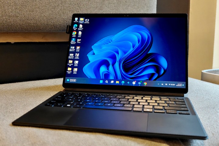 Je regrette d'avoir acheté l'iPad Pro. Cette tablette Windows étonnante m'a ouvert les yeux sur pourquoi 3 Asus ProArt PZ13 with the keyboard.