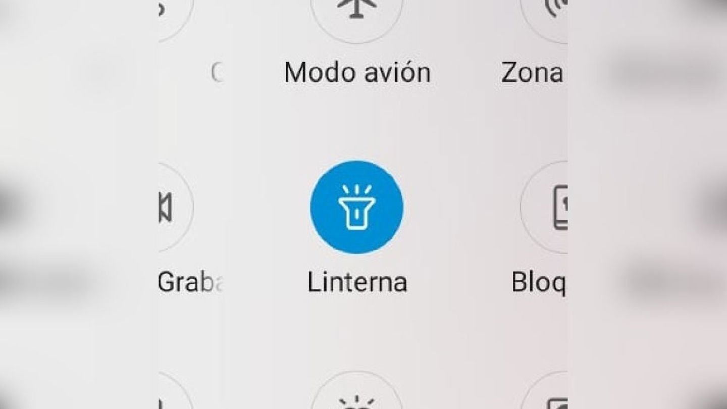 De nombreux mobiles Android permettent d'ajuster la luminosité de la lampe.
