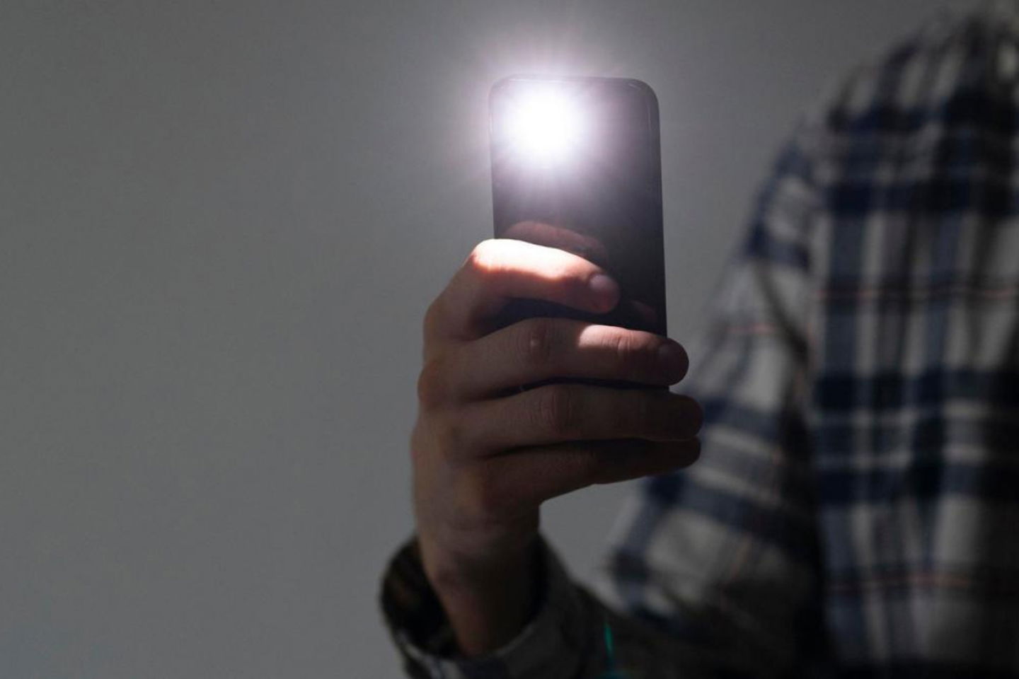 Ajuster la luminosité de la lampe présente plusieurs avantages importants.