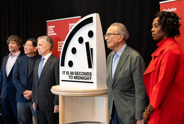 L'Horloge de l'Apocalypse avance à 89 secondes d'une catastrophe mondiale ! 1 L'horloge De L'apocalypse Avance à 89 Secondes D'une Catastrophe Mondiale