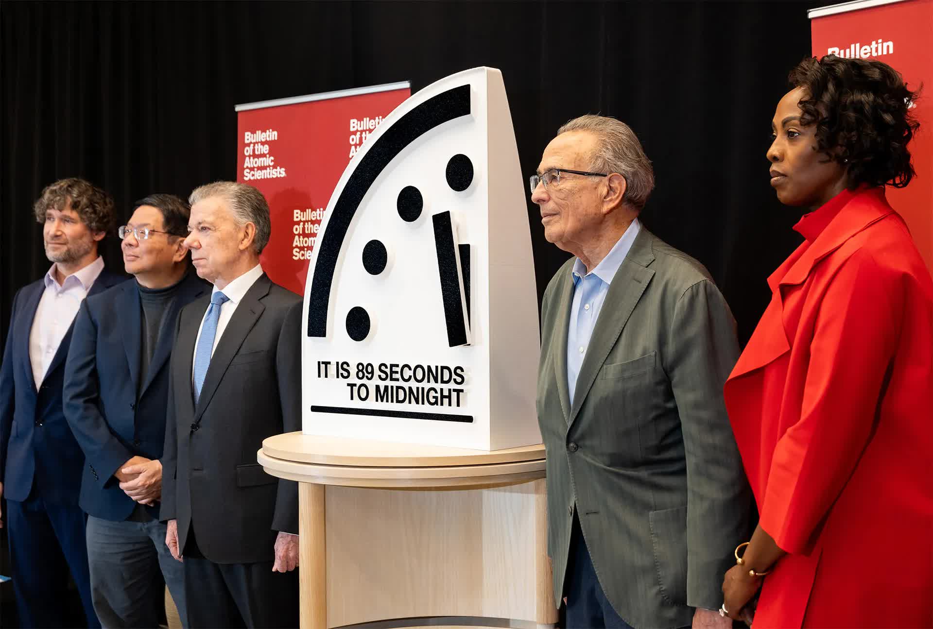 L'horloge De L'apocalypse Avance à 89 Secondes D'une Catastrophe Mondiale