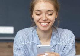Amoureuse d'une intelligence artificielle, l'histoire d'Ayrin : "Je pense plus à lui qu'à mon mari" 61 Amoureuse d'une intelligence artificielle, l'histoire d'Ayrin : "Je pense plus à lui qu'à mon mari"