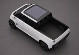 C'est une camionnette électrique tout à fait normale, mais elle a un secret sur son toit qui lui permet d'augmenter son autonomie 69 Es una camioneta eléctrica totalmente normal, pero tiene un secreto en su techo que le permite aumentar su autonomía